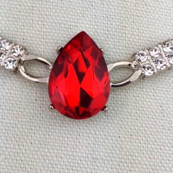 Vibrant Ruby Red Faceted Glass Jewel Rhinestone Silver Tone Choker Necklace - Picture 10 of 12